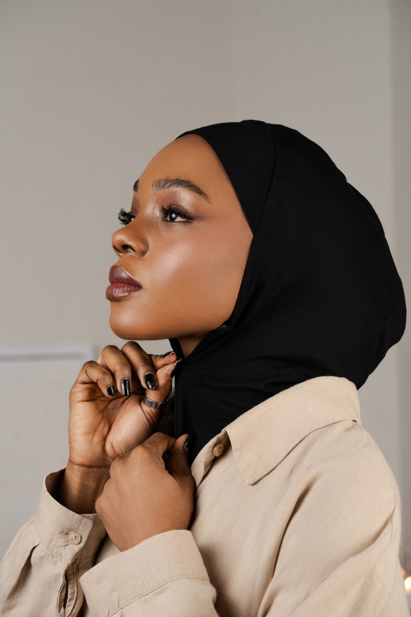 Hijab mit Reißverschluss – schwarz