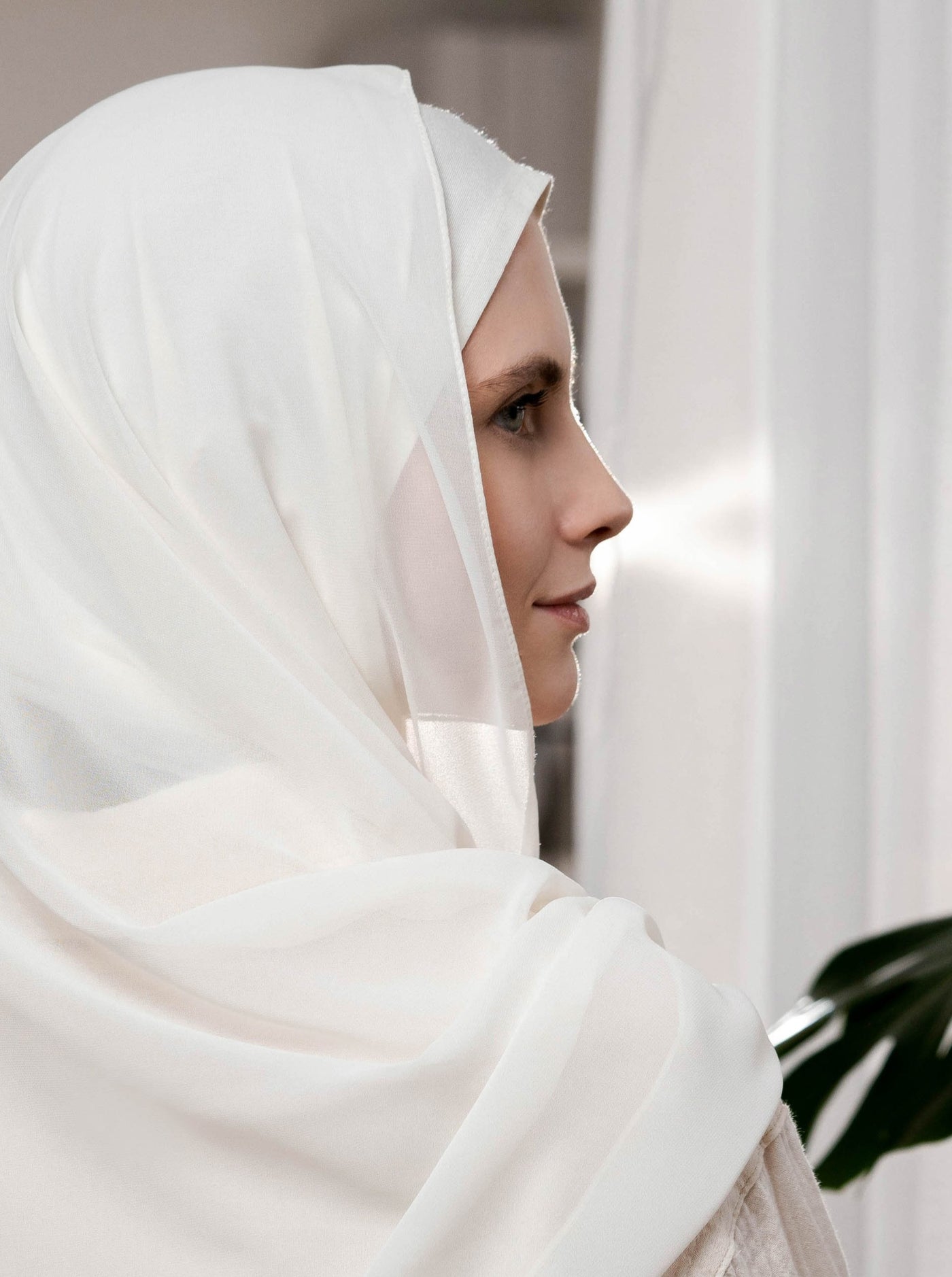 Hooded Chiffon Hijab - white