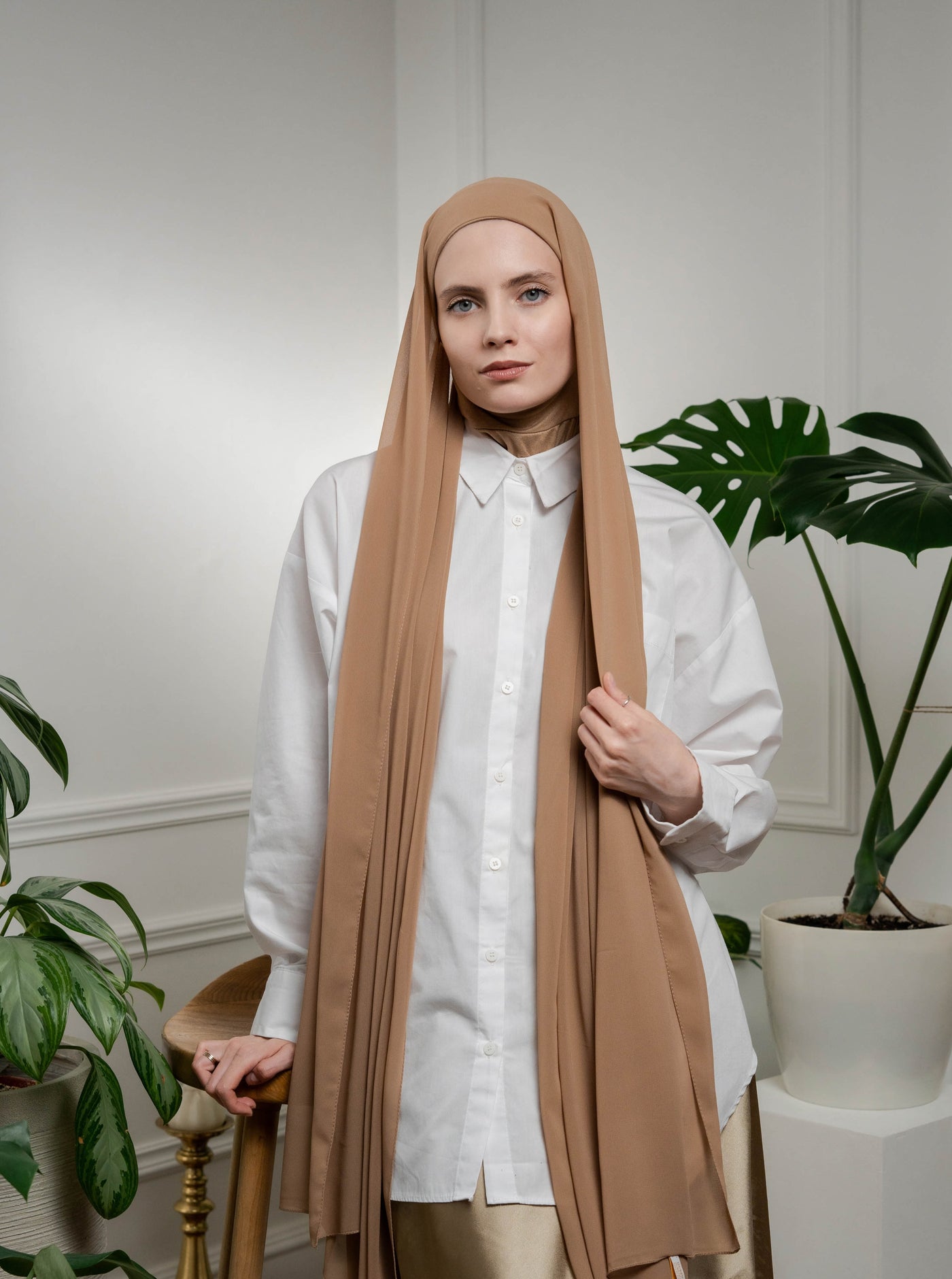 Fertiger Chiffon Hijab mit full-coverage Bonnet – karamell