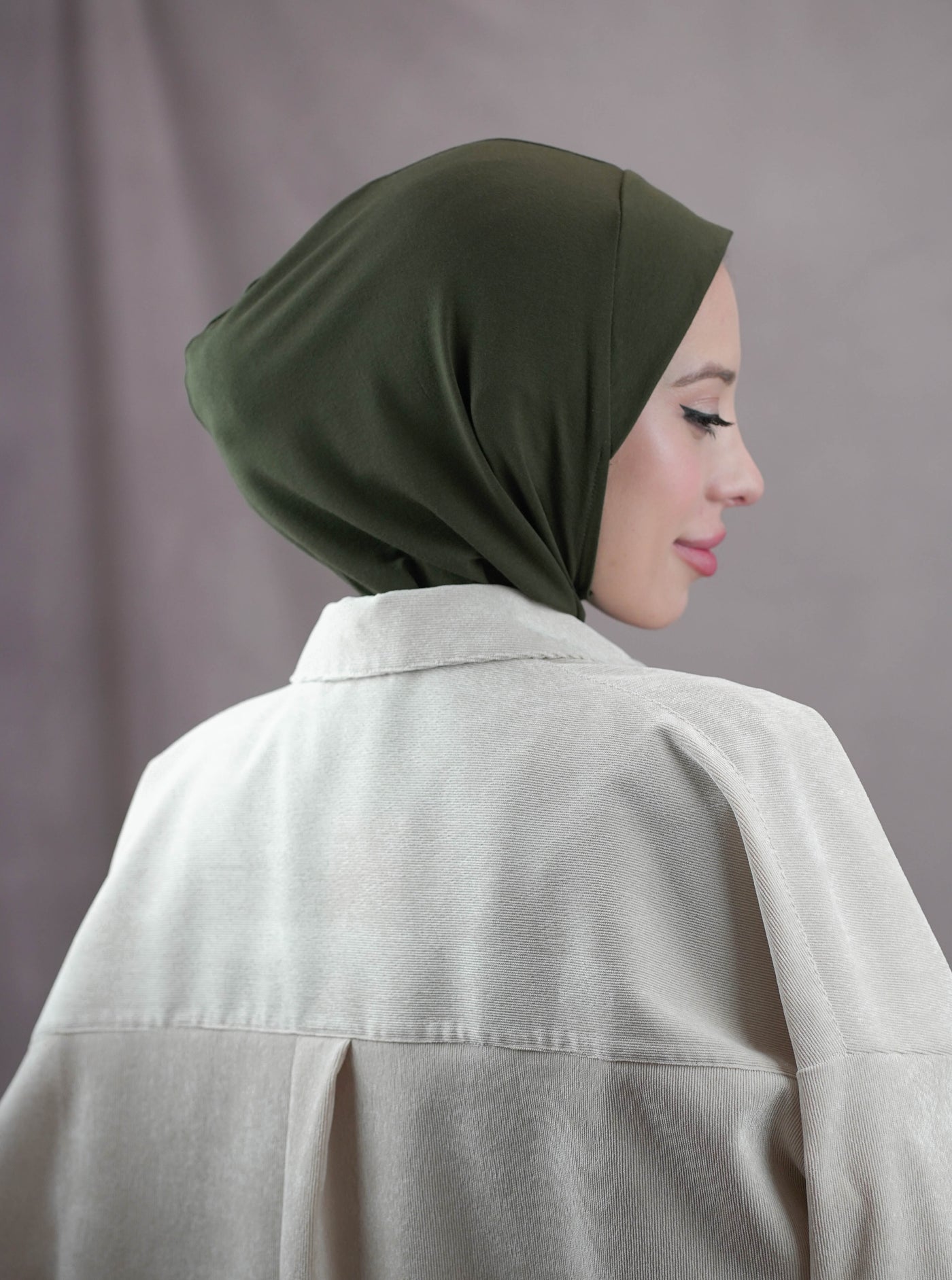 Hijab mit Reißverschluss – armeegrün