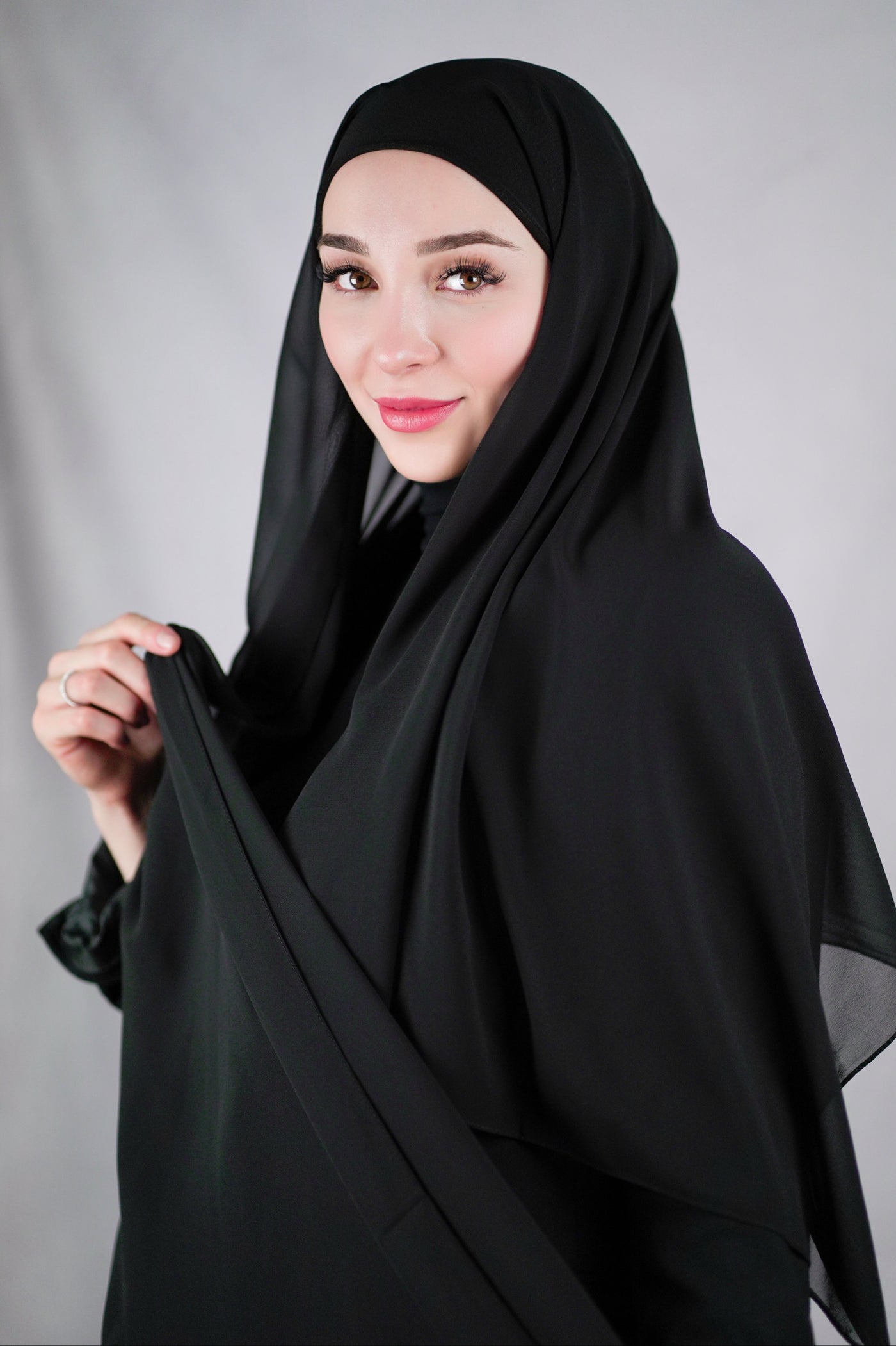 Hijab instantané en mousseline avec sous-capuche - noir